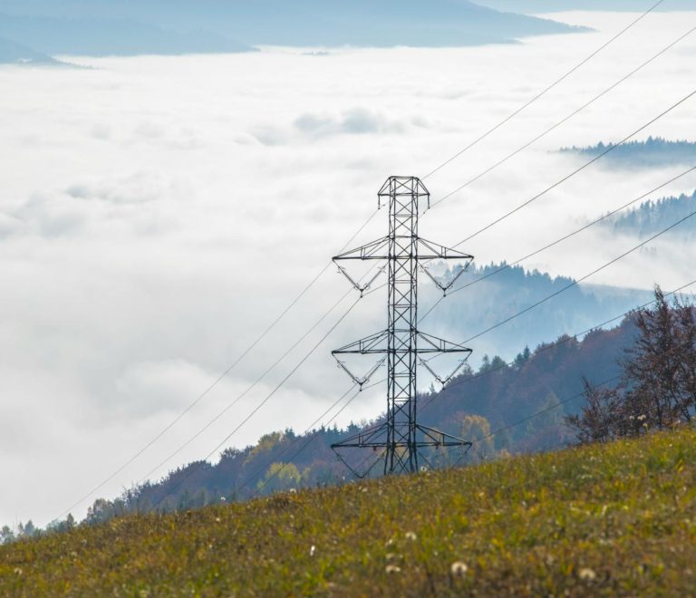 Foncier et stockage par batteries : les nouveaux maillons du réseau électrique suisse